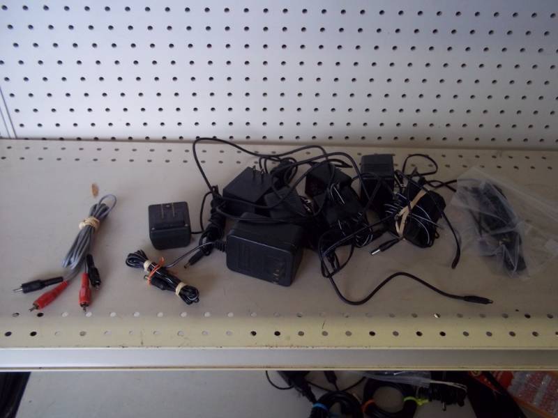lot 101 image: Assorted Electronic Cables and Supplies