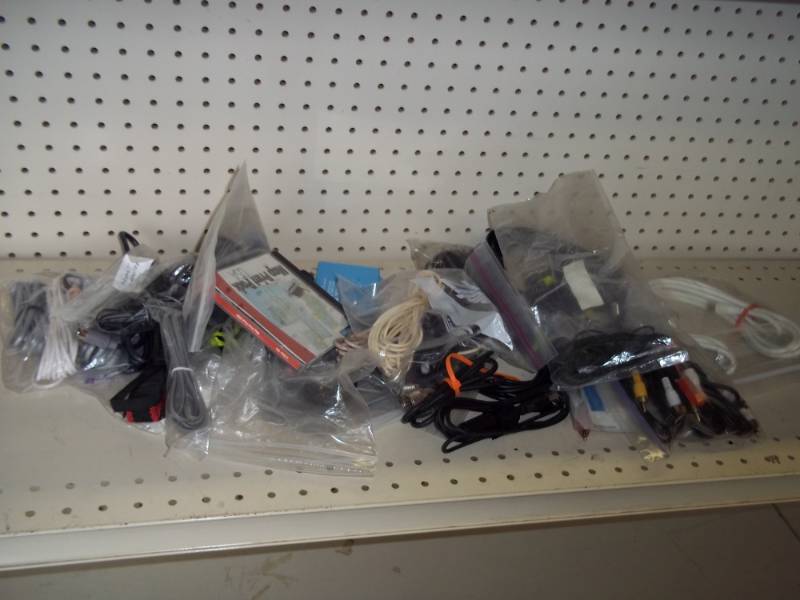lot 104 image: Assorted Electronic Cables and Supplies