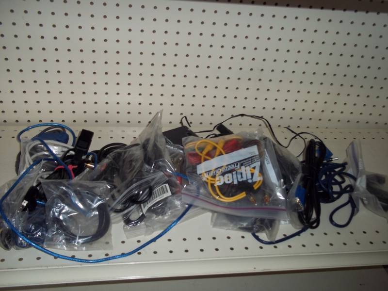 lot 105 image: Assorted Electronic Cables and Supplies