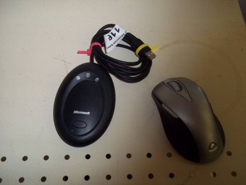 lot 116 image: Cordless mouse