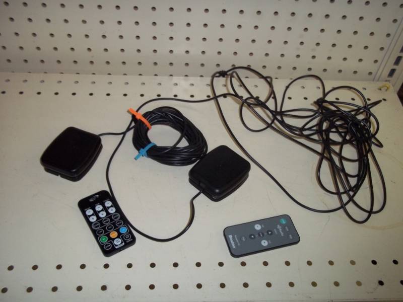 lot 120 image: XM Radio Parts