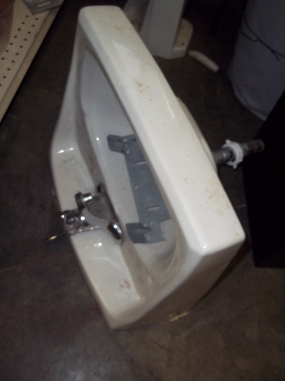 lot 149 image: Porcelain sink with bracket