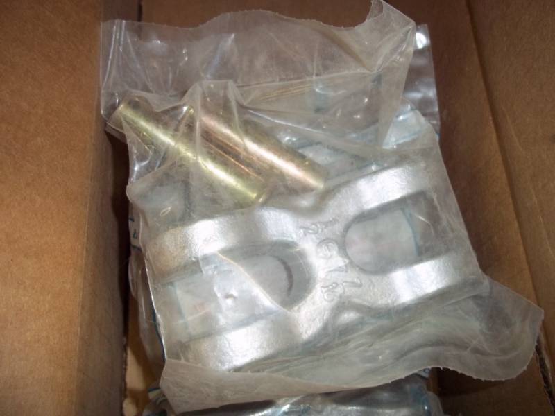 lot 160 image: New Chain Mid Link Box of 3