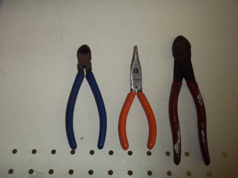 lot 174 image: Lot of 3 Pliers