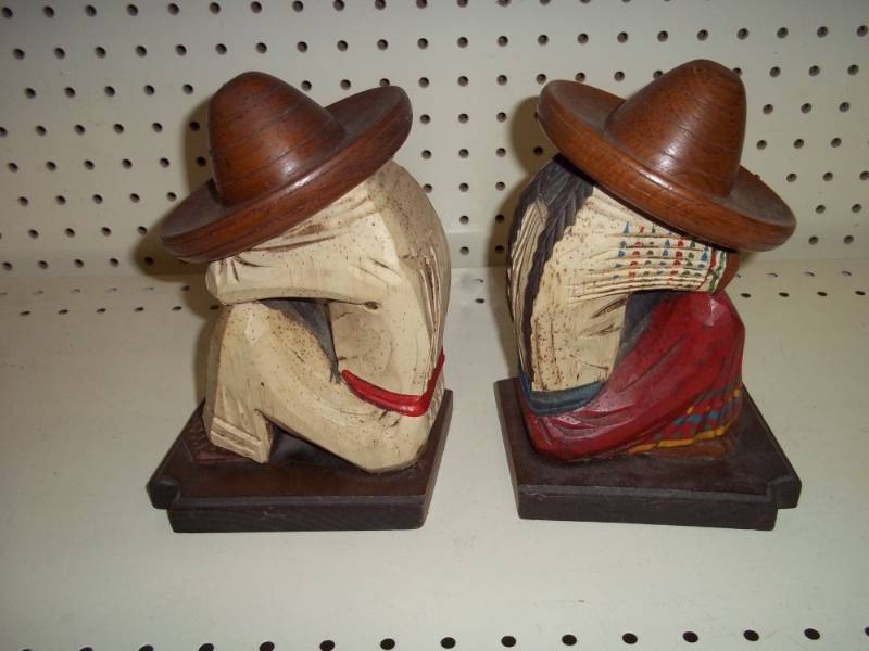 lot 187 image: Book Ends