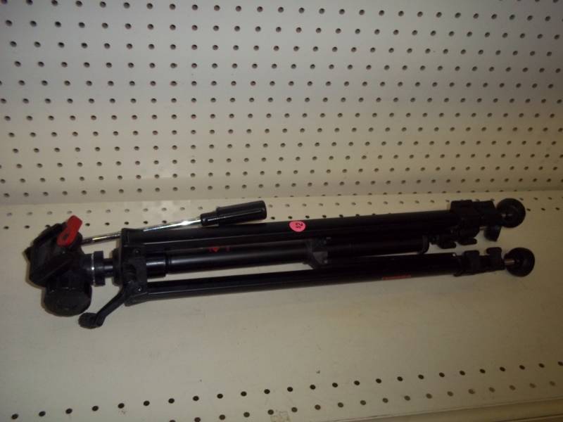 lot 186 image: Tripod