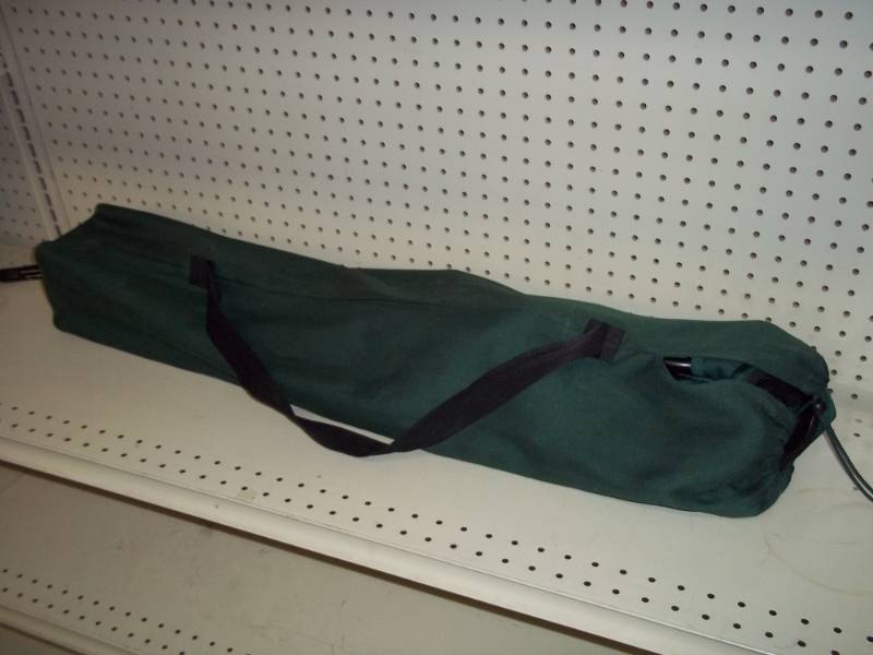 lot 194 image: Green Canvas Lawn Chair