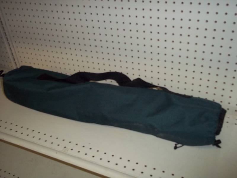 lot 196 image: Green Canvas Lawn Chair