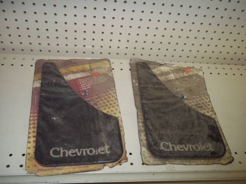 lot 210 image: Pair of Chevy Splash guards