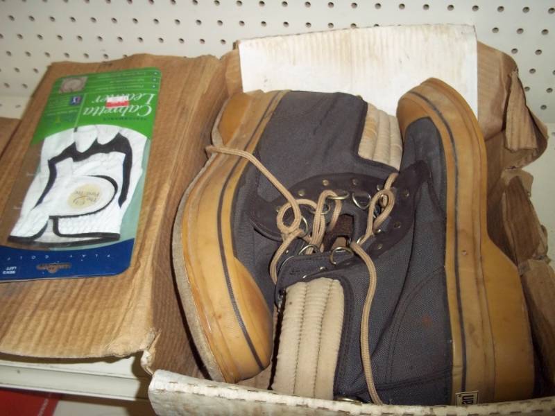 lot 215 image: Pair of Wader Shoes footwear Size 13 and glove