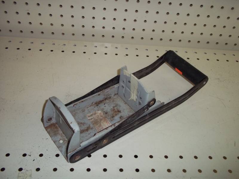 lot 218 image: Can Crusher