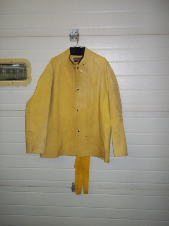 lot 222 image: Rain Suit Med