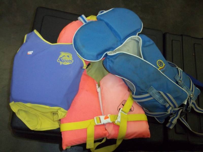 lot 226 image: Lot of 3 Smaller Life Jackets