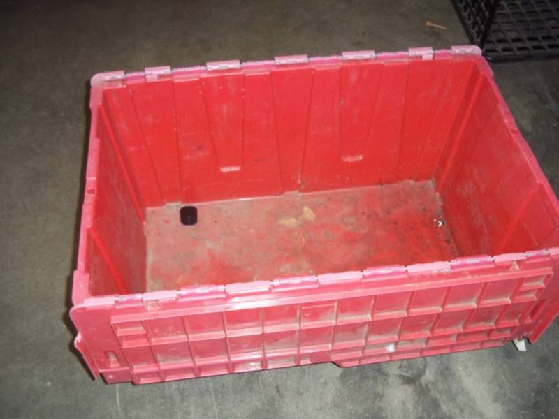 lot 230 image: Red Folding cover tote