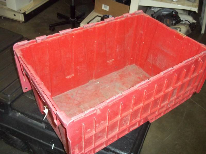 lot 231 image: Red Folding cover tote