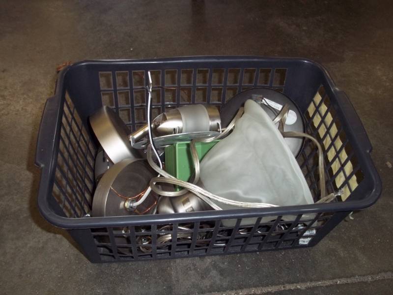 lot 254 image: Basket with supplies