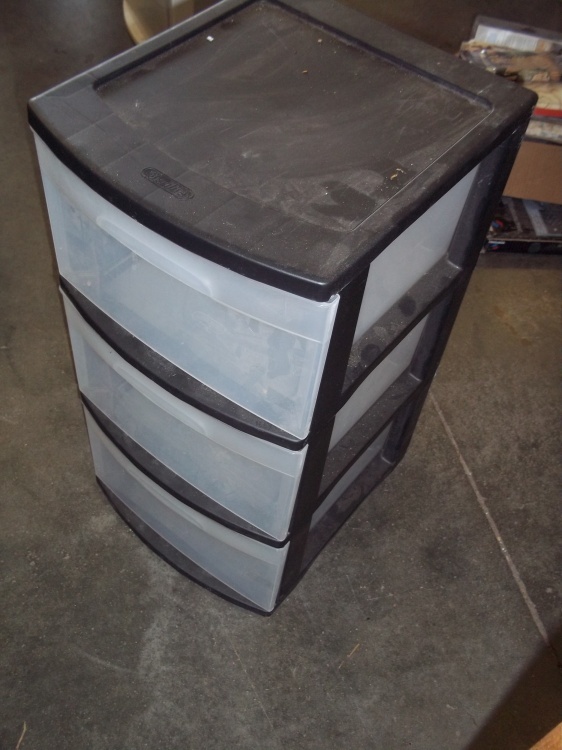 lot 258 image: Sterlite 3 drawer cabinet 12x14x24