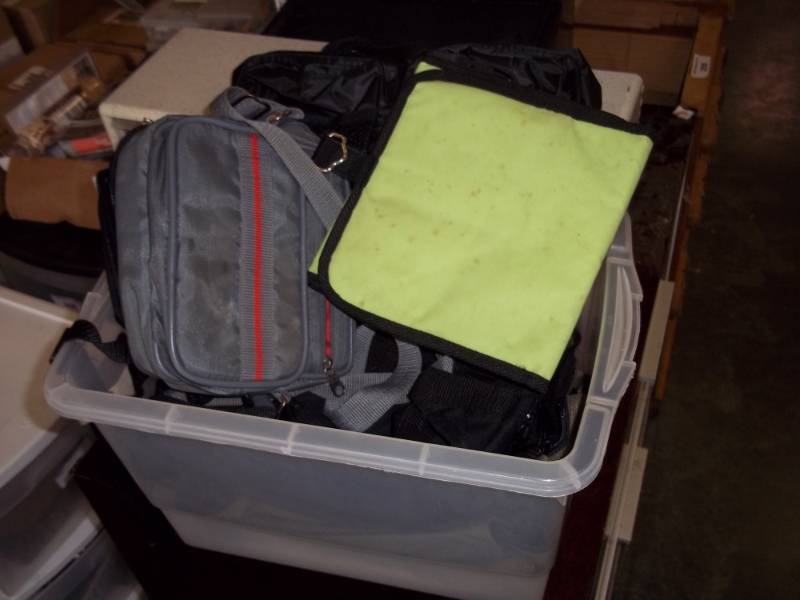 lot 267 image: Tote of Storage bags