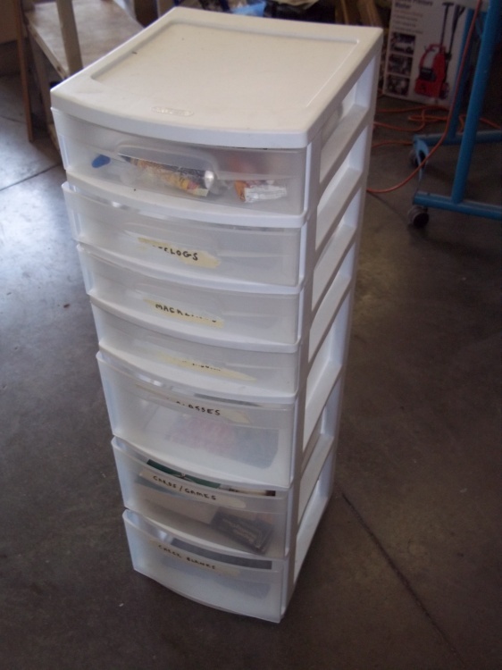 lot 272 image: Plastic Storage 7 Drawer  12x14x39 with supplies