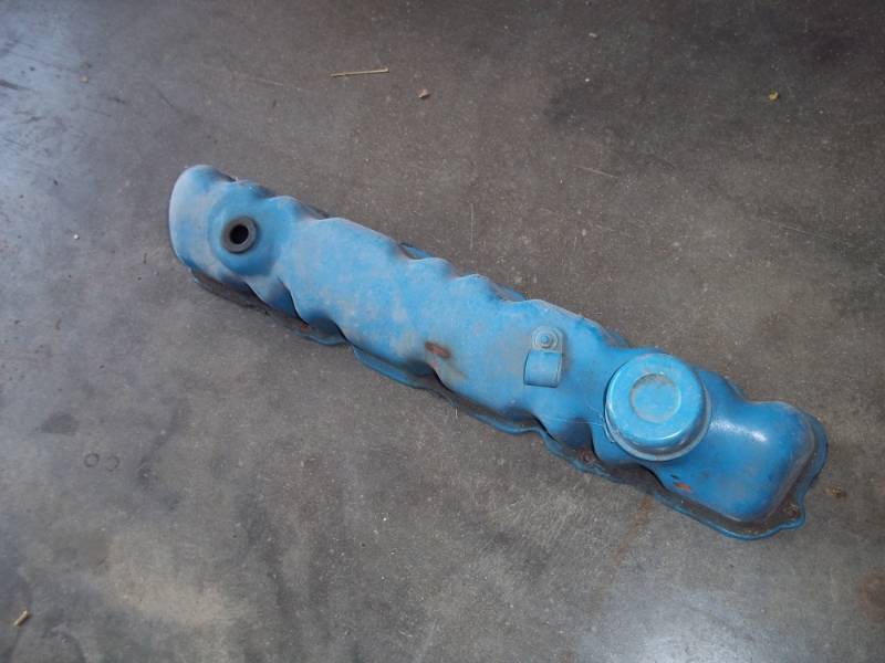 lot 303 image: Oldsmobile valve cover