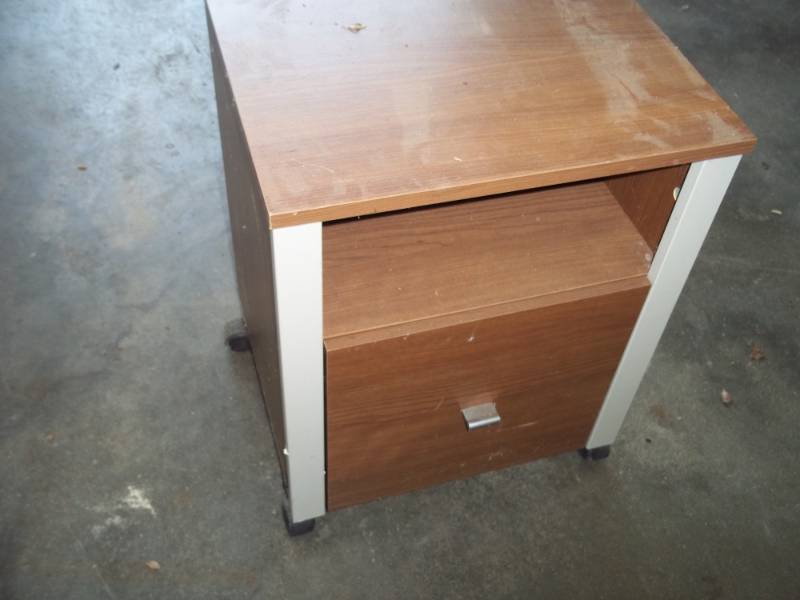 lot 305 image: Wood cabinet on wheels