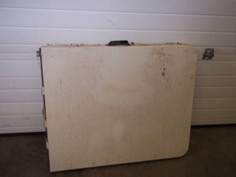 lot 317 image: Folding Plastic Table 6 ft