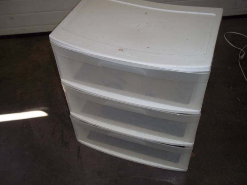lot 319 image: Sterlite Shelf 3 drawer