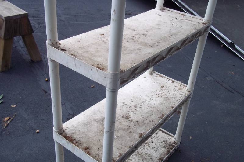 lot 324 image: White 4 shelf unit   34x56x44