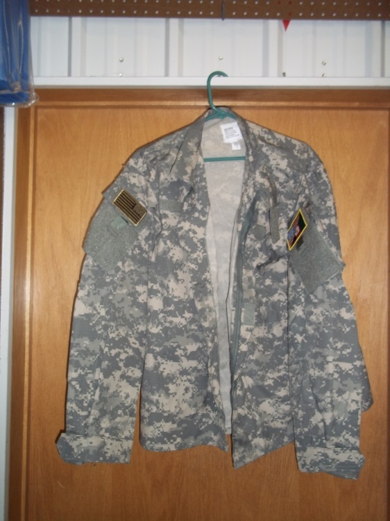 lot 348 image: Camo Jacket Large Special Forces marine