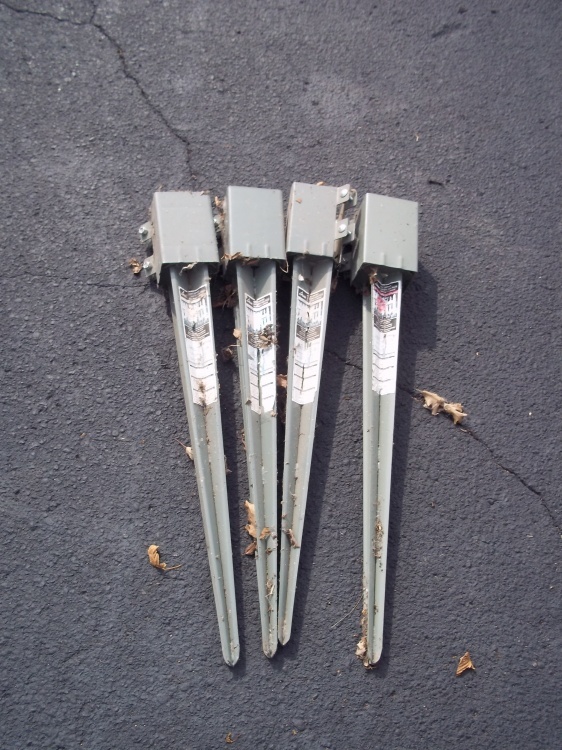 lot 351 image: Set of 4 Mailbox post brackets