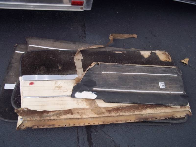 lot 358 image: Lot of door panels
