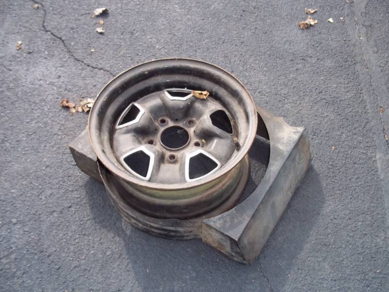 lot 359 image: Rim and Fan Housing