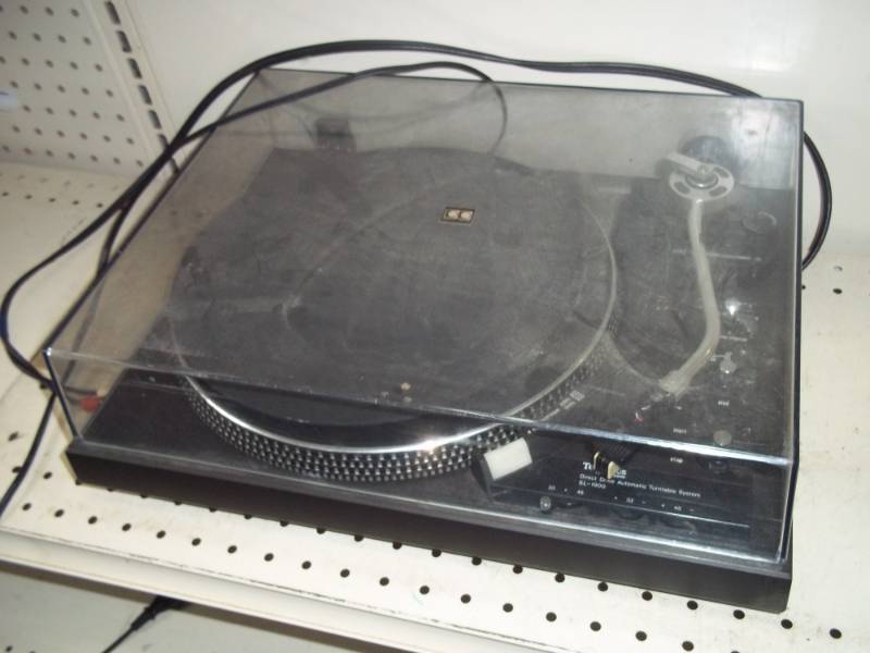 lot 7 image: Phonograph turntable