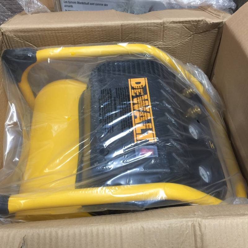 Dewalt 2.5 Gal. Portable Electric Heavy Duty 200 PSI Quiet Trim Air Compressor Model DWFP55130 New