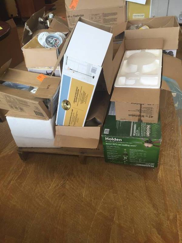 Pallet of Lighting  and Fans for Parts o Repair