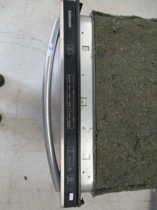 lot 2 image: Samsung Dish Washer
