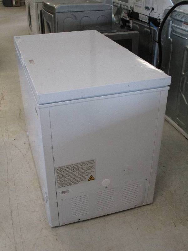 (1)-Insignia NS-CZ10WH6 10.2 Cu. Ft. Garage Ready Chest Freezer - White