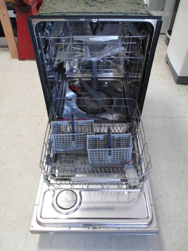 lot 13 image: Samsung Dishwasher