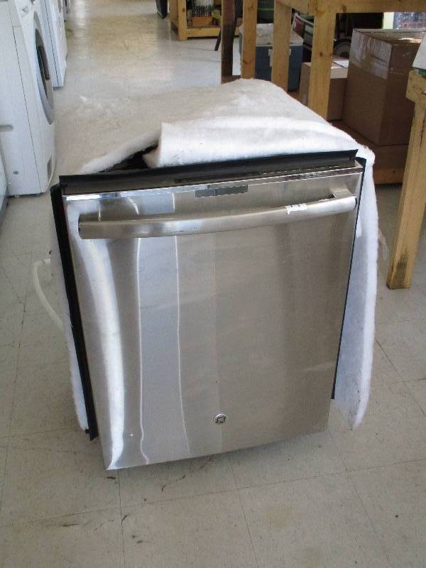 lot 14 image: GE Dishwasher