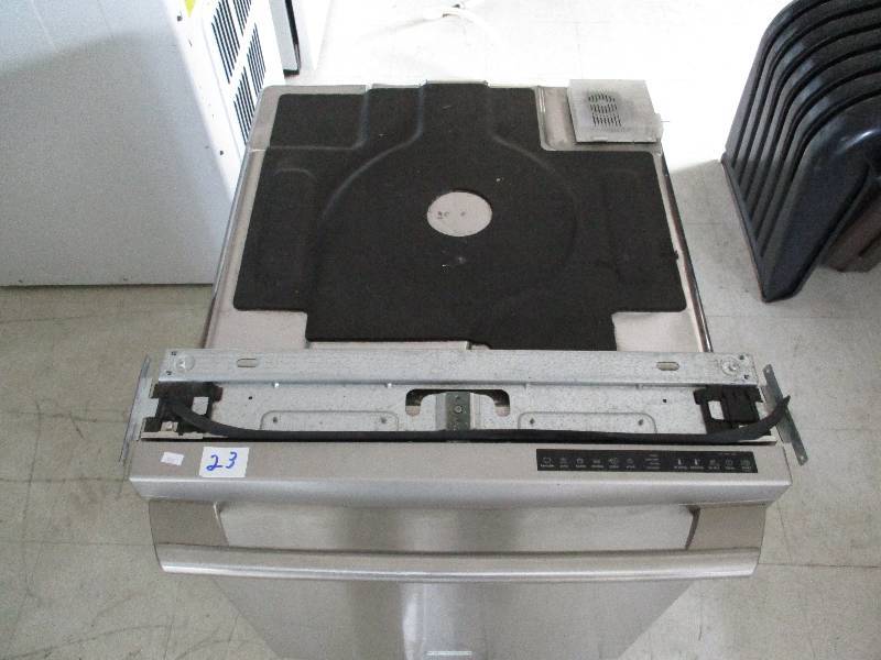 lot 23 image: Electrolux Dishwasher