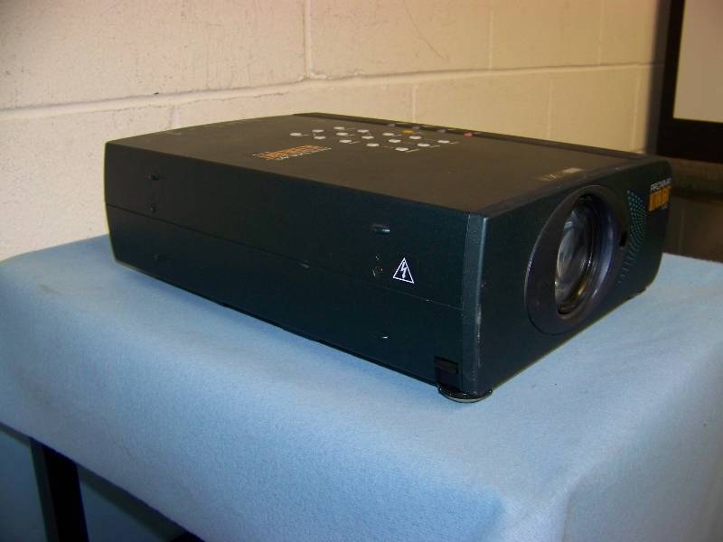 lot 28 image: Proxima, UltraLight, LS2, LCD Projector