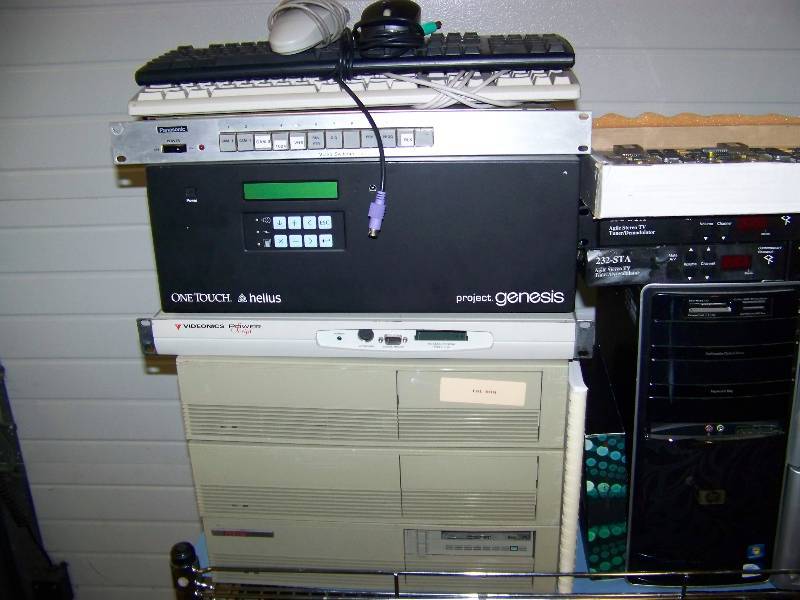 lot 84 image: Large lot of miscellaneous Electronics for PARTS  REPAIR