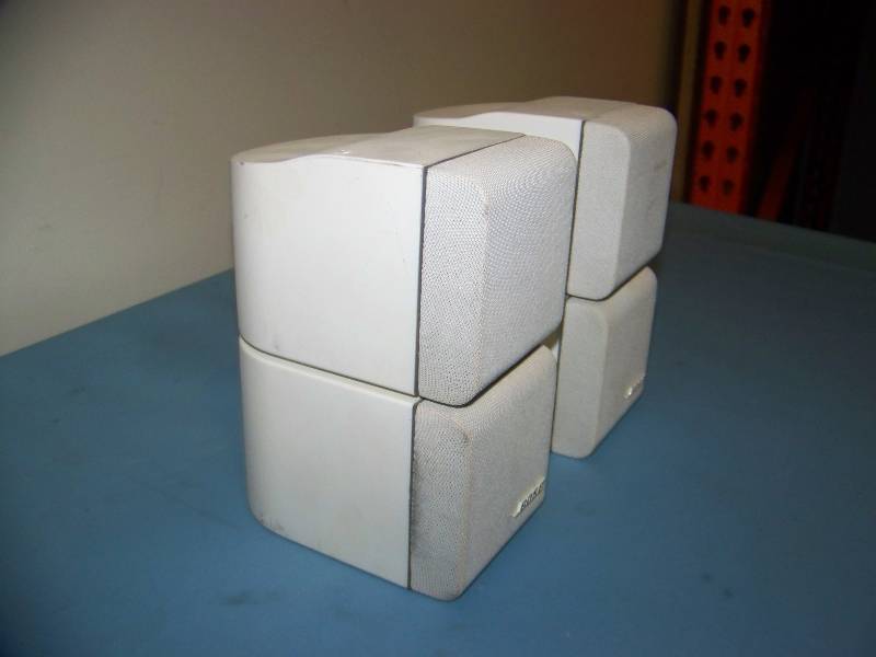 lot 80 image: Bose, Satellite Speaker Cubes