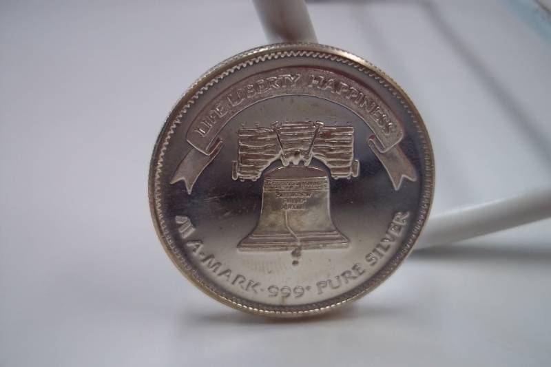 1 oz. .999 Fine Silver 1985 Life Liberty Happiness