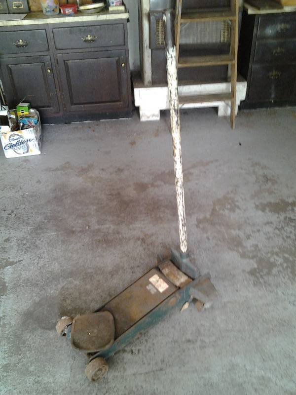Heavy Duty 2 Ton Floor Jack (Craftsman)