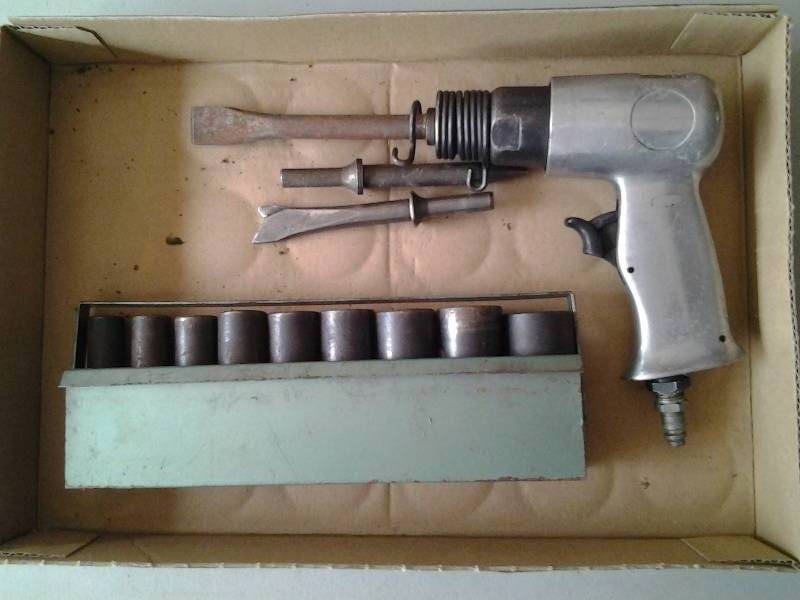 12 Inch Impact Air HammerChisel, 9 Deep Drive Sockets