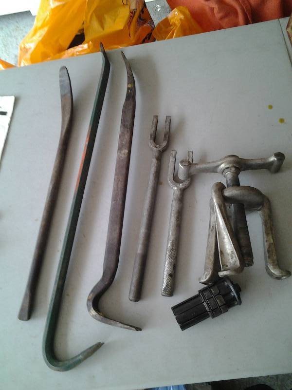 Pry Bars, Pickle Forks, Axle Puller, Exhaust Expander, Tire Bar