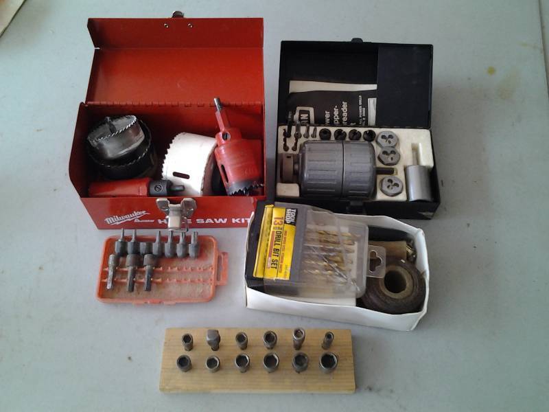 Hole Saw & Case, Drills, 12 Sockets, Torx Set, Tapper Threader Auto Return Set, Case Craftsman