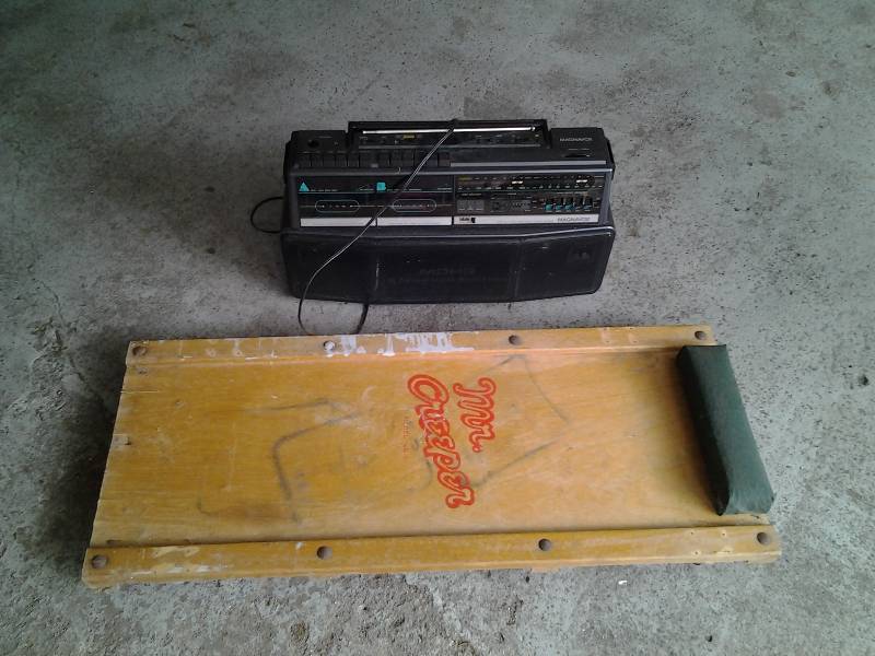 Magnavox AMFM Cassette Radio & Auto Creeper