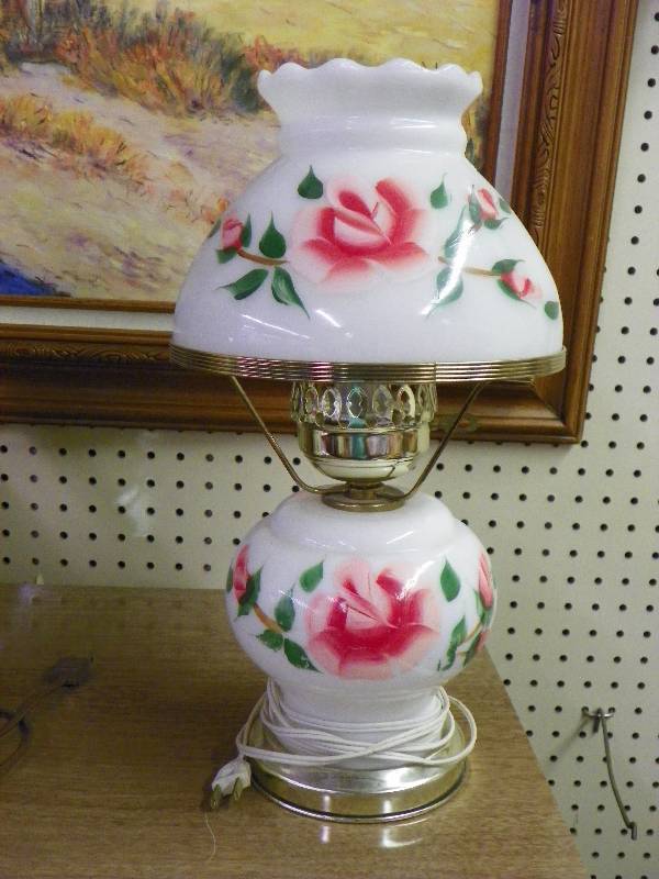 Hand painted roses on both globes of this electric lamp, no chimney